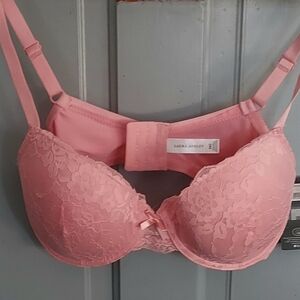 Laura Ashley Pink Lace Bra.  Size 38C.